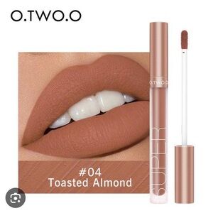 O.TWO.O Honey Whisper Velvet Matte Lip Gloss 04 Toasted Almond